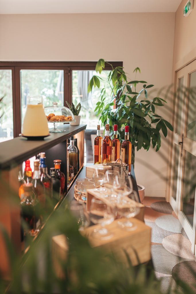 bar dans notre hôtel réservé pour vos sorties en Bourgogne près de Chalon